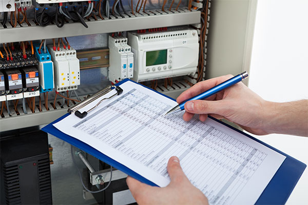 Commercial EICR inspection London testing sockets and circuits